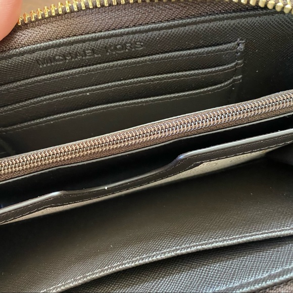 Michael Kors Jet Set Wallet - Picture 6 of 8
